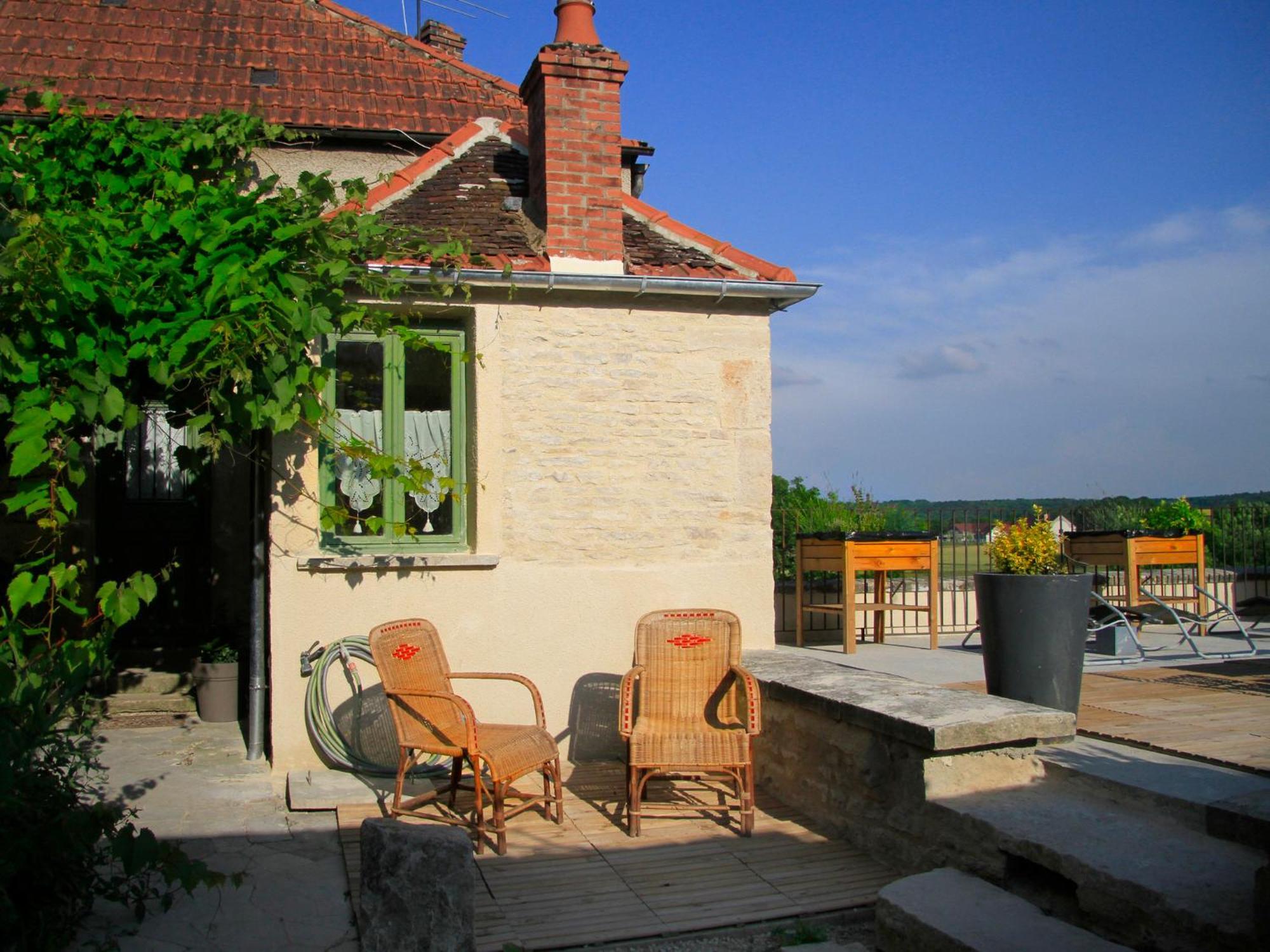 Cote-Serein La Privilege De La Tour Madame Noyers-sur-Serein Exterior photo